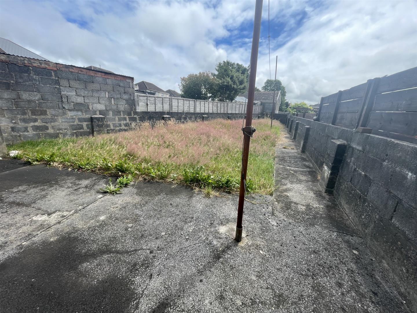 Bryngwastad Road, Gorseinon, Swansea, SA4 4XG